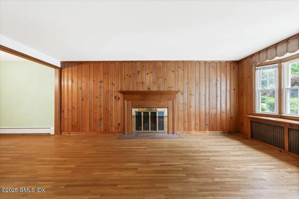 16 Willard Terrace Stamford CT 06903