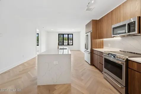 100 E Putnam Avenue Cos Cob CT 06807