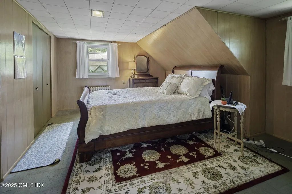 33 Halsey Drive Old Greenwich CT 06870