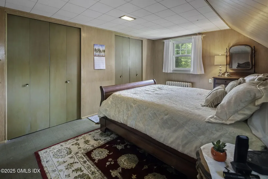 33 Halsey Drive Old Greenwich CT 06870