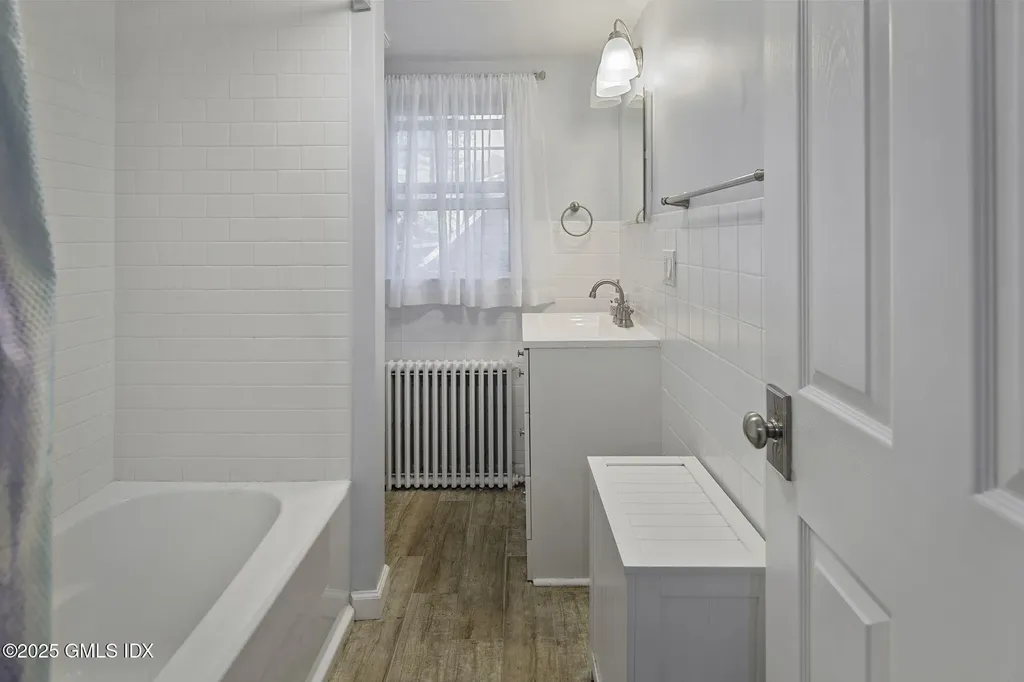 33 Halsey Drive Old Greenwich CT 06870