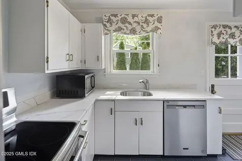 33 Halsey Drive Old Greenwich CT 06870