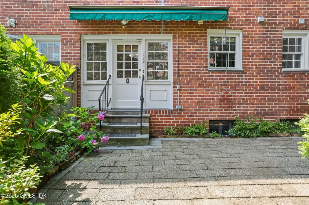 114 Putnam Park Greenwich CT 06830