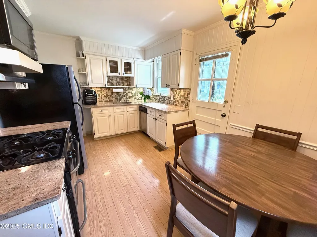 465 Sylvan Knoll Road Stamford CT 06904