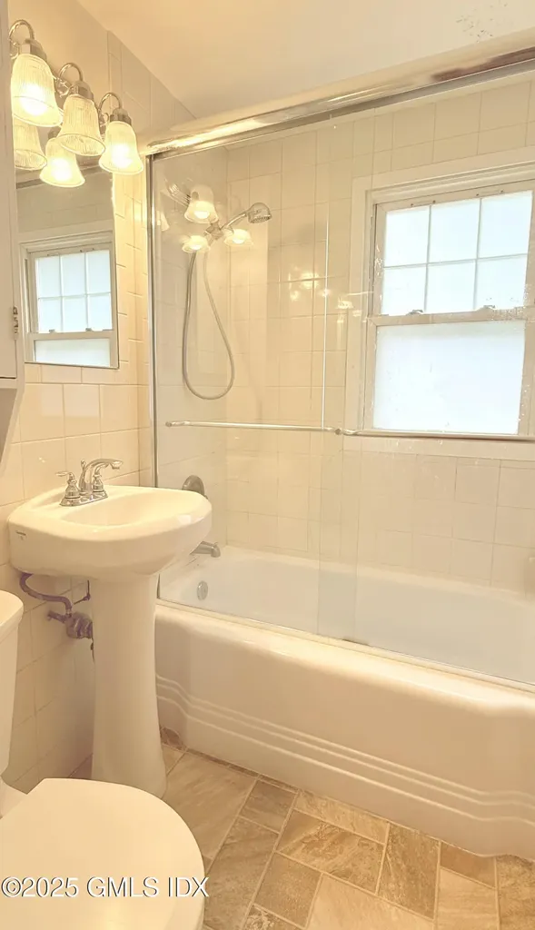 465 Sylvan Knoll Road Stamford CT 06904