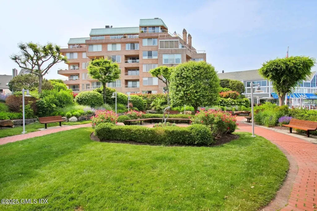 88 Southfield Avenue Stamford CT 06902