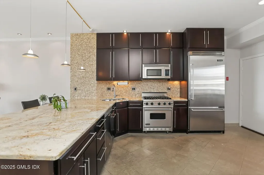 88 Southfield Avenue Stamford CT 06902
