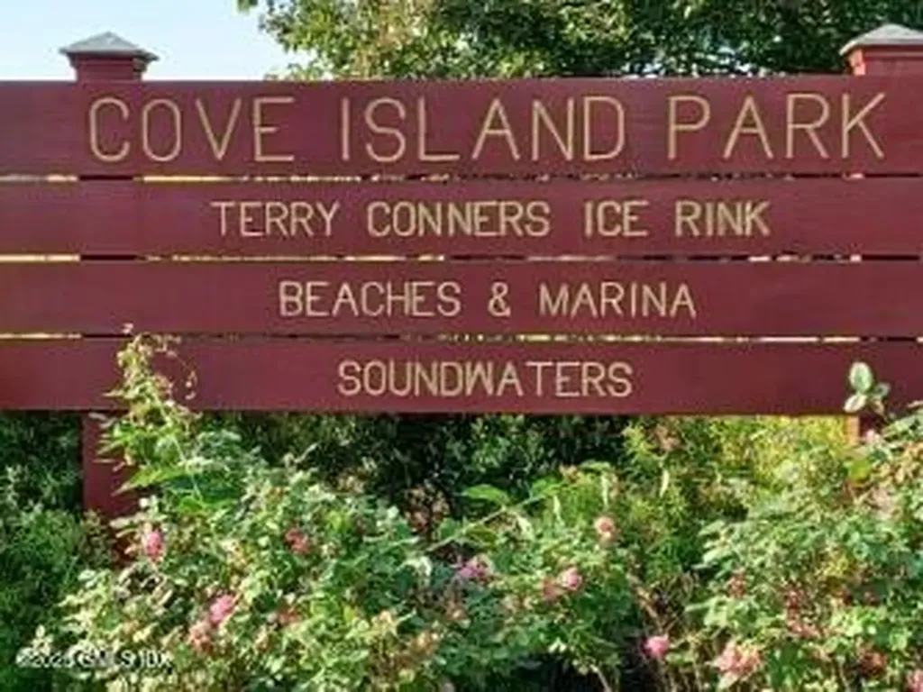 105 Houston Terrace Stamford CT 06902