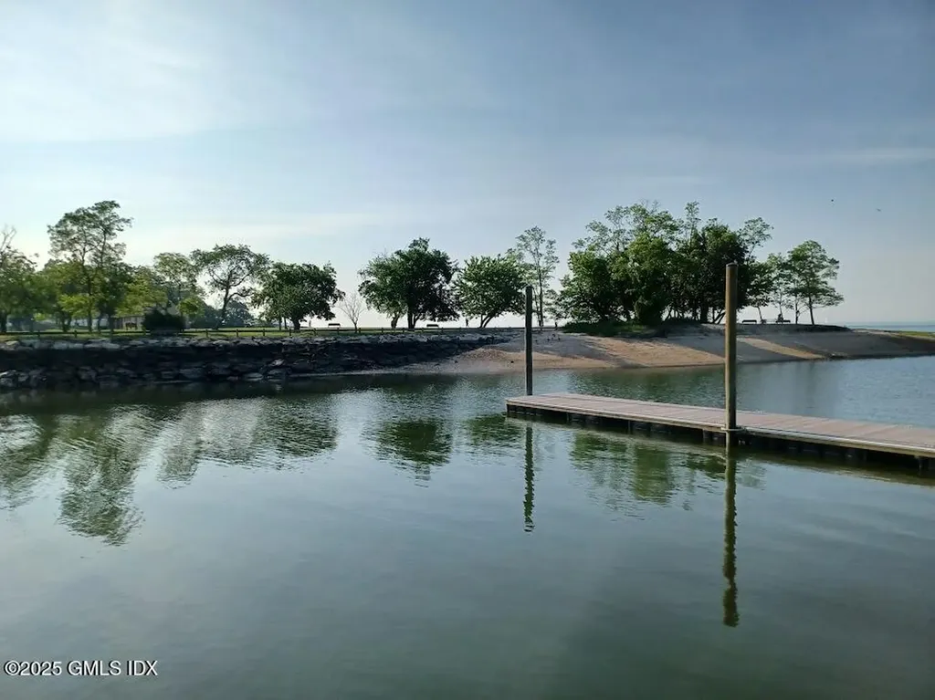 105 Houston Terrace Stamford CT 06902