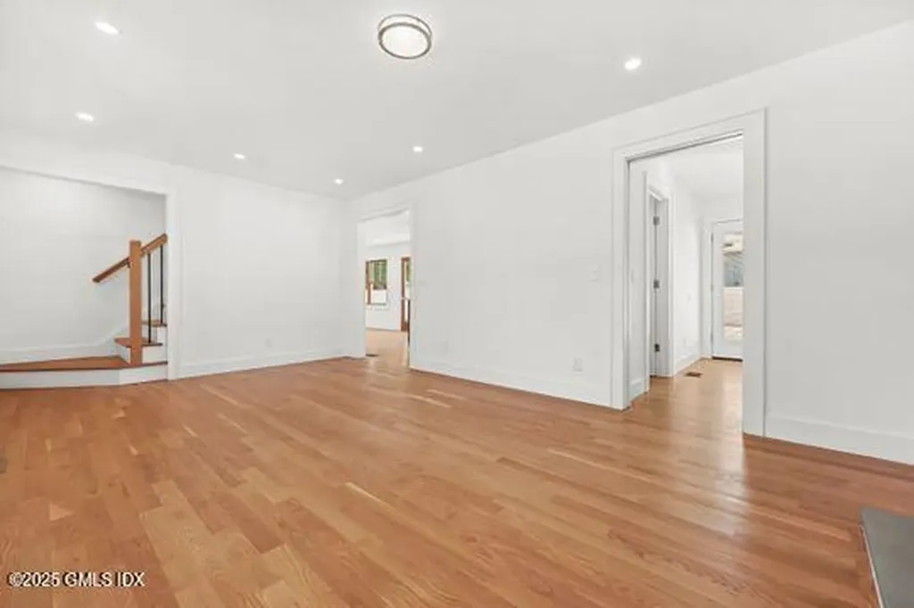 105 Houston Terrace Stamford CT 06902