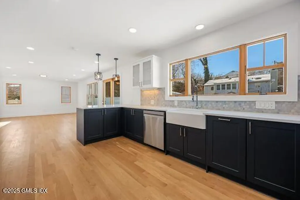 105 Houston Terrace Stamford CT 06902