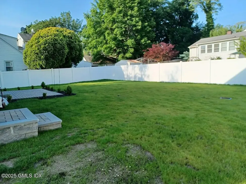 105 Houston Terrace Stamford CT 06902