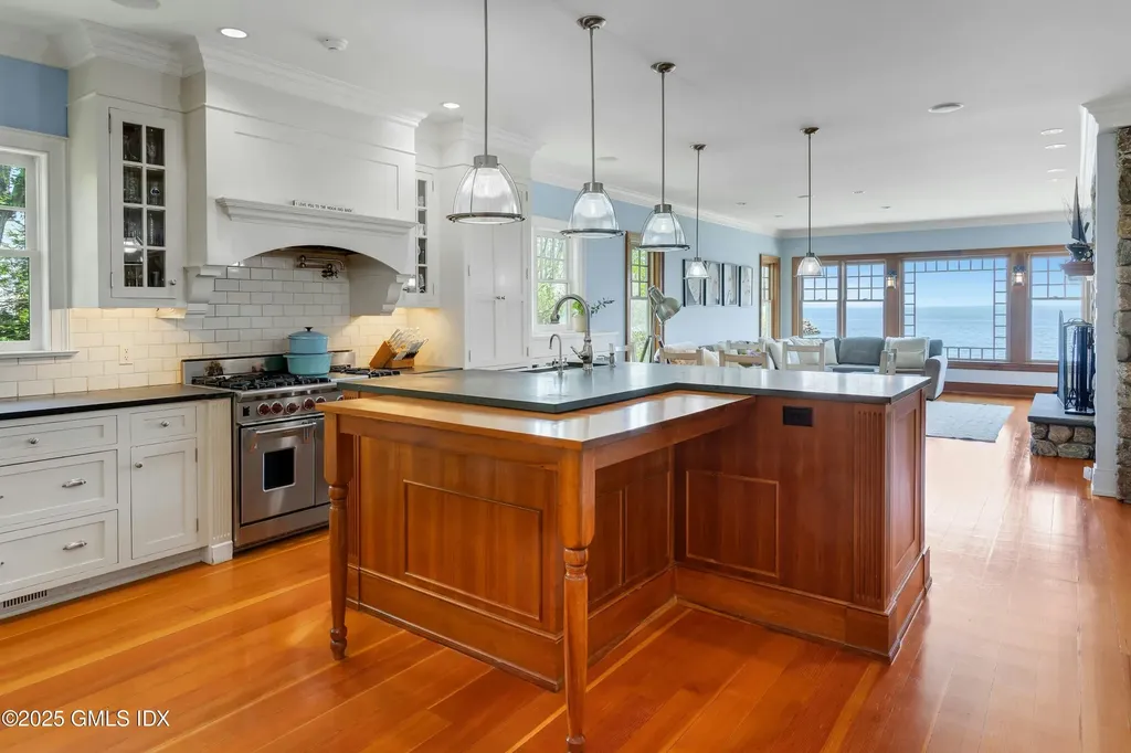 200 Shore Road Old Greenwich CT 06870