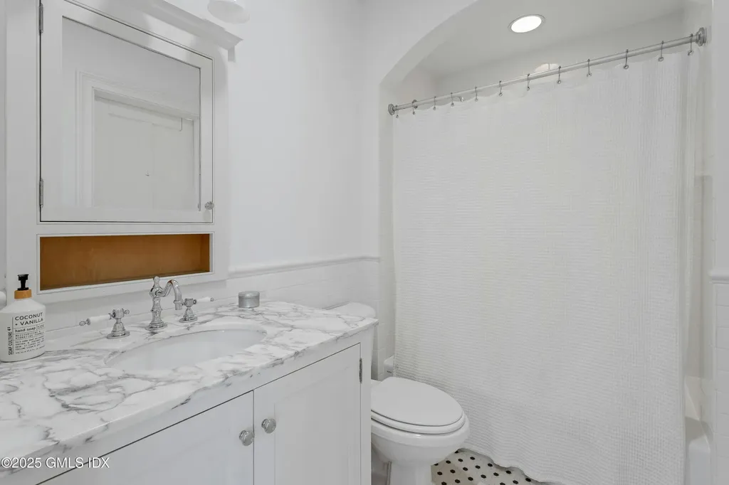 200 Shore Road Old Greenwich CT 06870