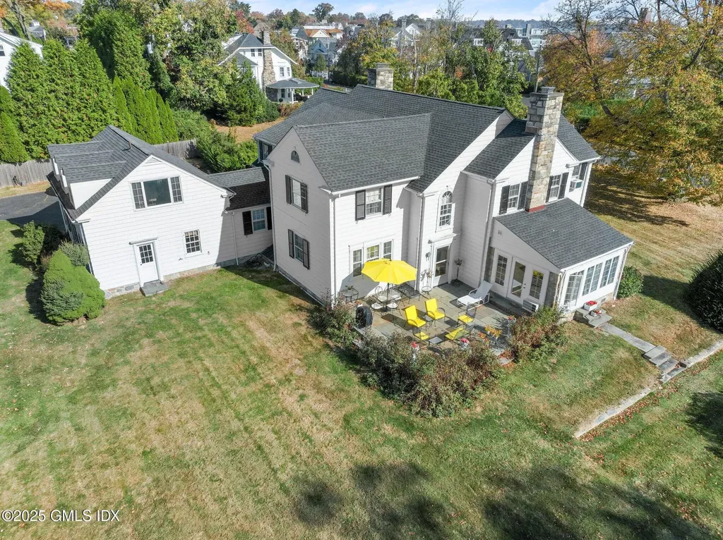 209 Shore Road Old Greenwich CT 06870
