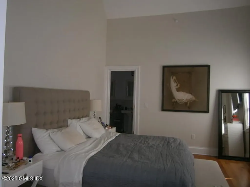 65 Sherwood Place Greenwich CT 06830