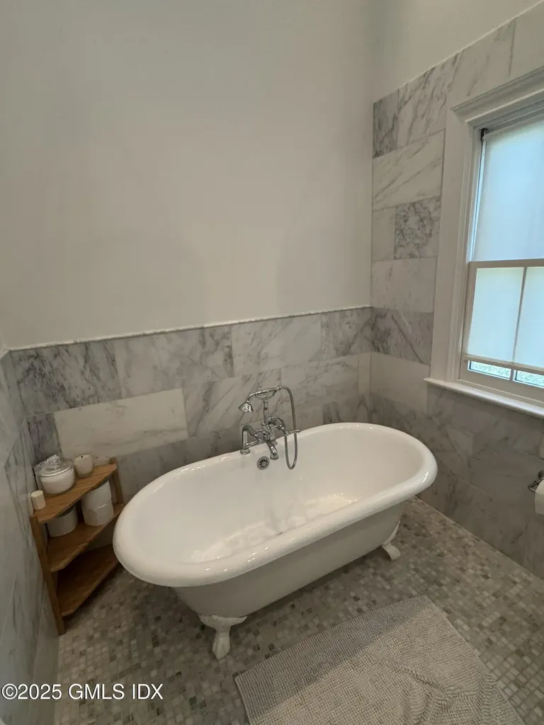 65 Sherwood Place Greenwich CT 06830