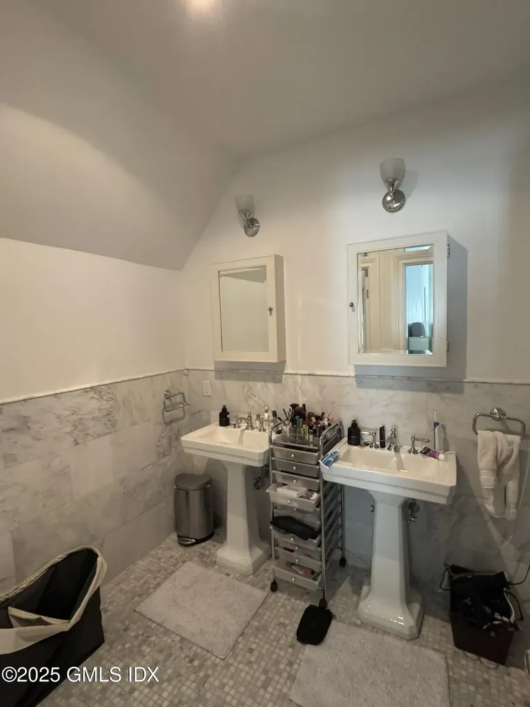 65 Sherwood Place Greenwich CT 06830