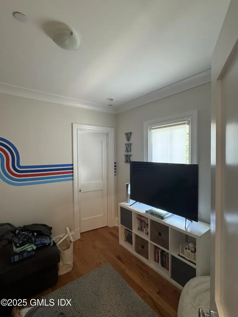 65 Sherwood Place Greenwich CT 06830