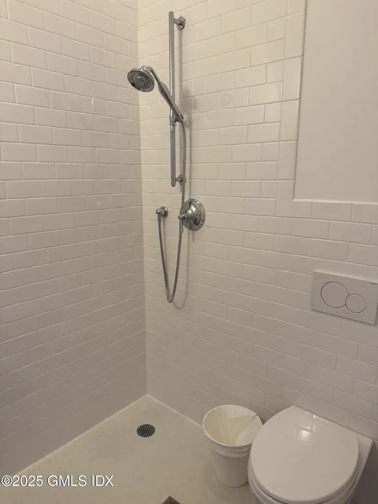 65 Sherwood Place Greenwich CT 06830