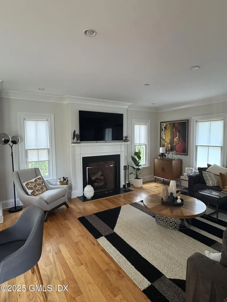 65 Sherwood Place Greenwich CT 06830