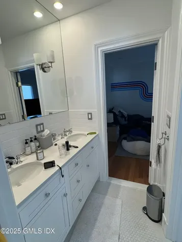 65 Sherwood Place Greenwich CT 06830