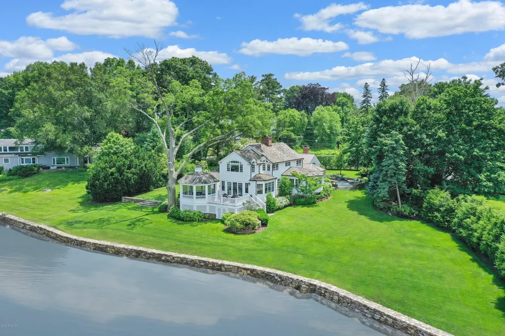 16 Marlow Court Riverside CT 06878