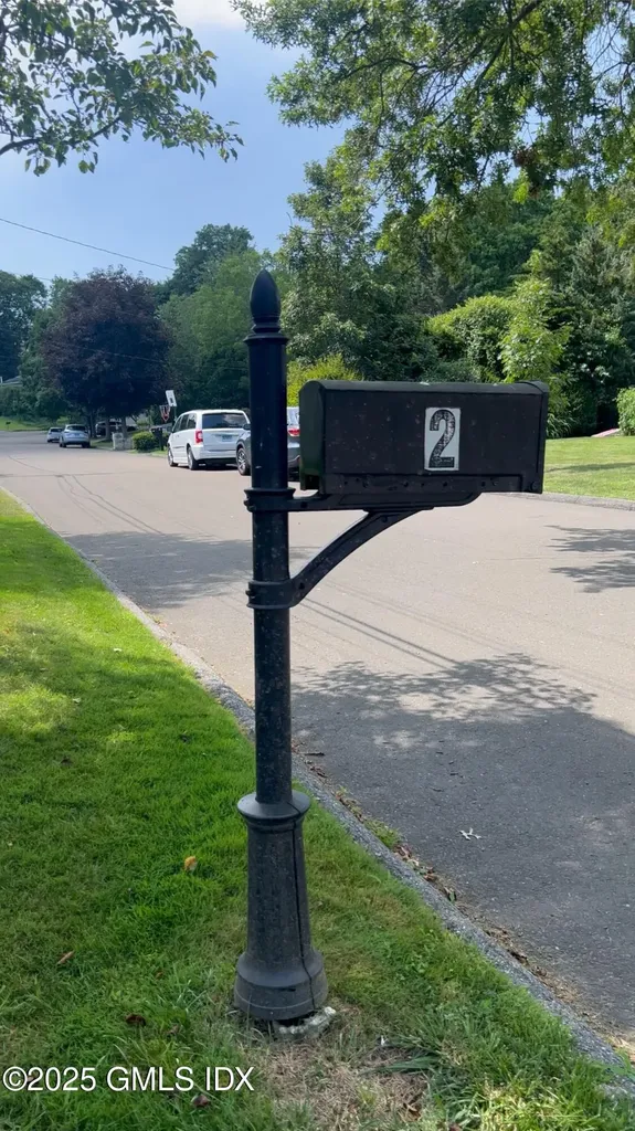 2 Walker Court Greenwich CT 06831