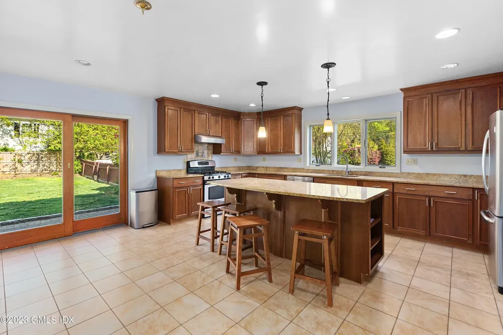 2 Walker Court Greenwich CT 06831