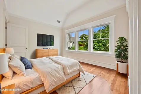 19 Woodland Drive Greenwich CT 06830