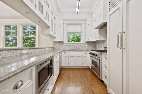 19 Woodland Drive Greenwich CT 06830