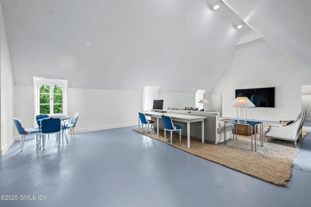 104 Dans Highway New Canaan CT 06840