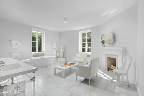 104 Dans Highway New Canaan CT 06840