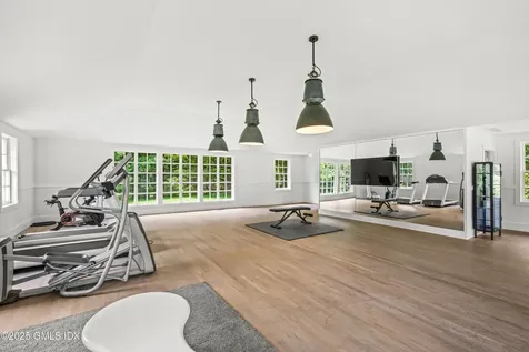 104 Dans Highway New Canaan CT 06840