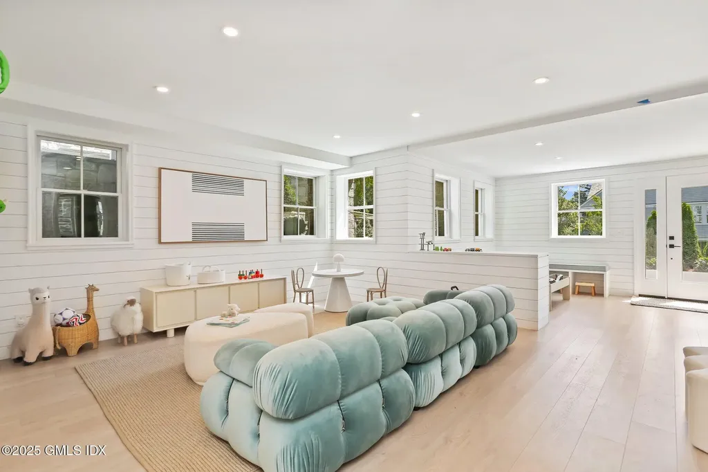 21 Ridge Street Greenwich CT 06830