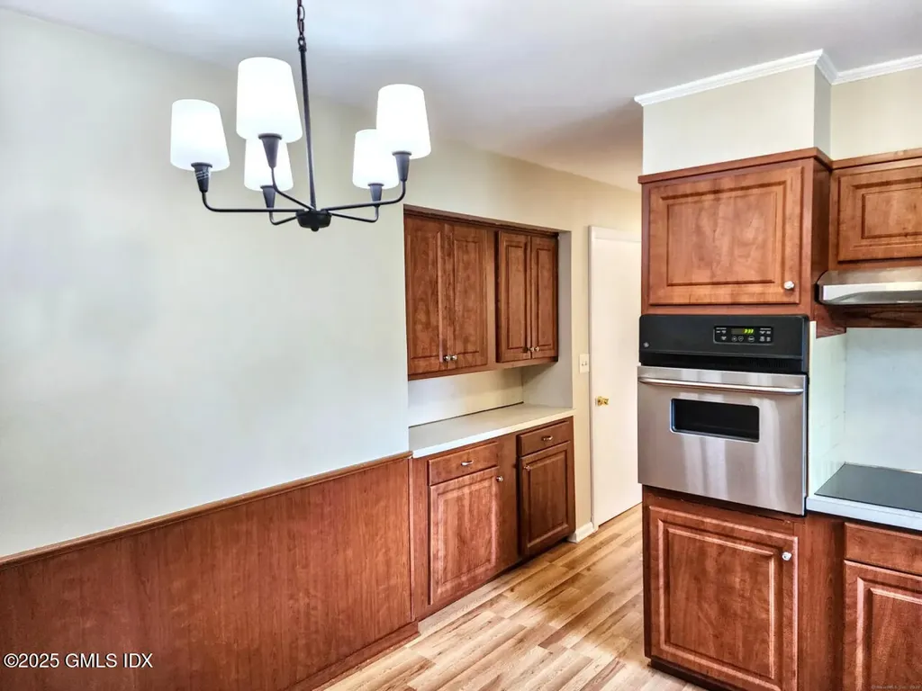 182 Turner Road Stamford CT 06905