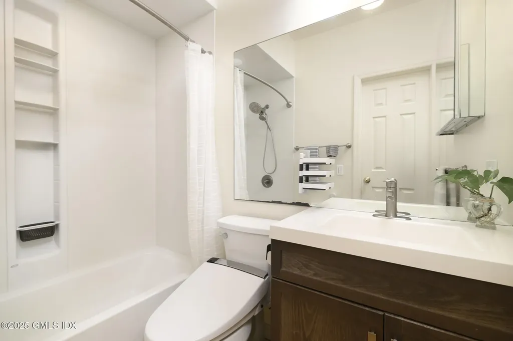 51 Old Kings Highway Old Greenwich CT 06870