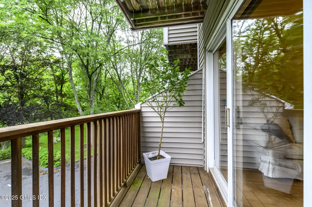 51 Old Kings Highway Old Greenwich CT 06870