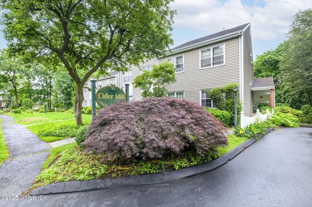 51 Old Kings Highway Old Greenwich CT 06870