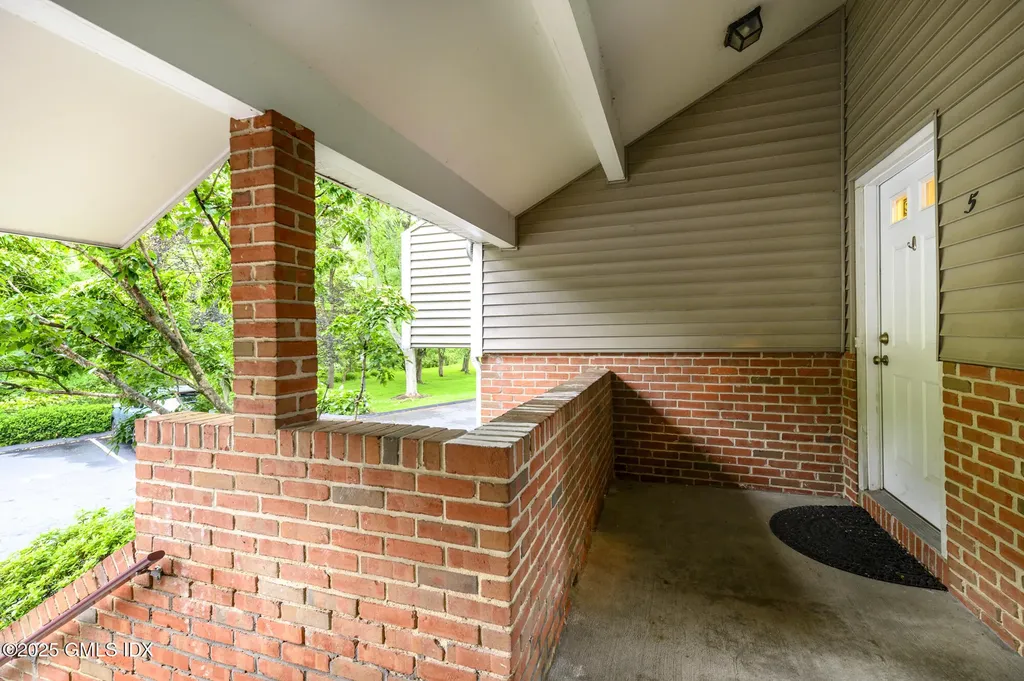 51 Old Kings Highway Old Greenwich CT 06870