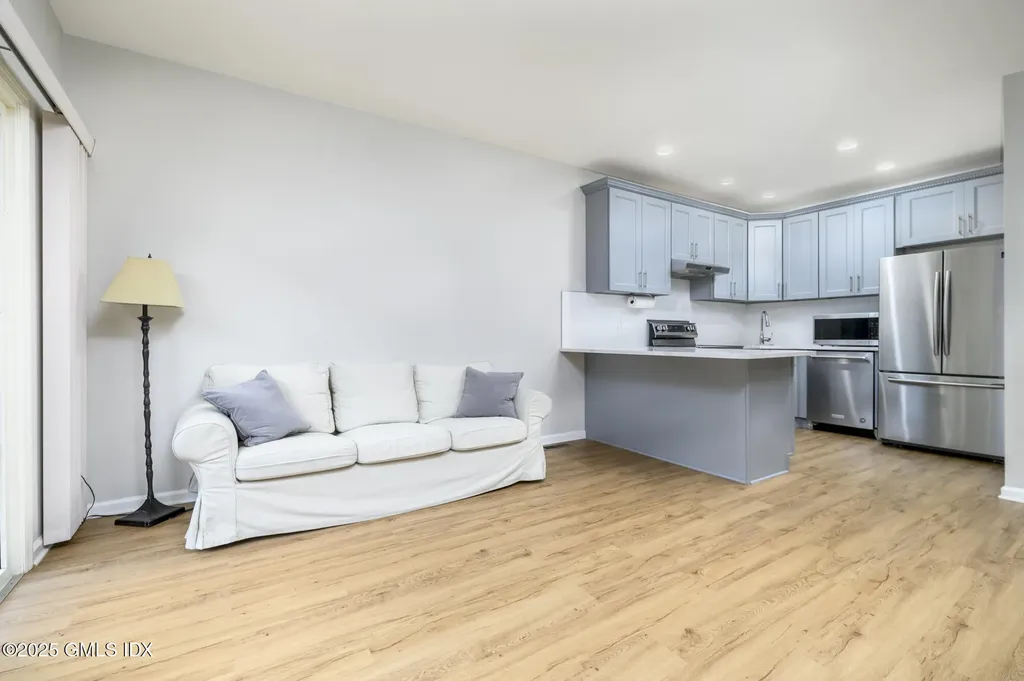 51 Old Kings Highway Old Greenwich CT 06870