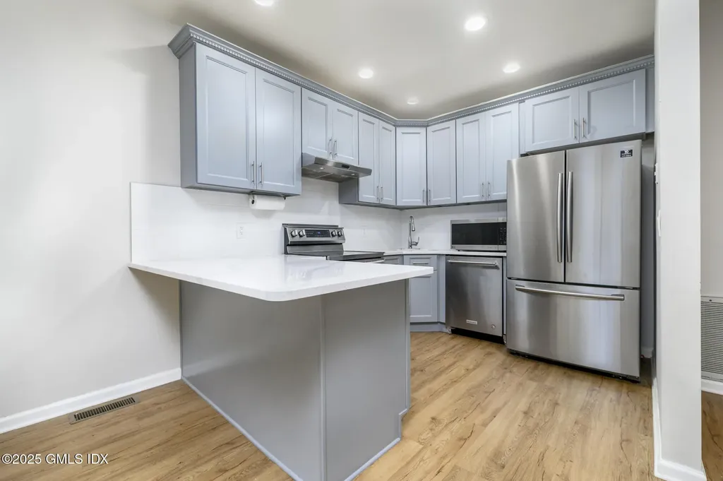 51 Old Kings Highway Old Greenwich CT 06870
