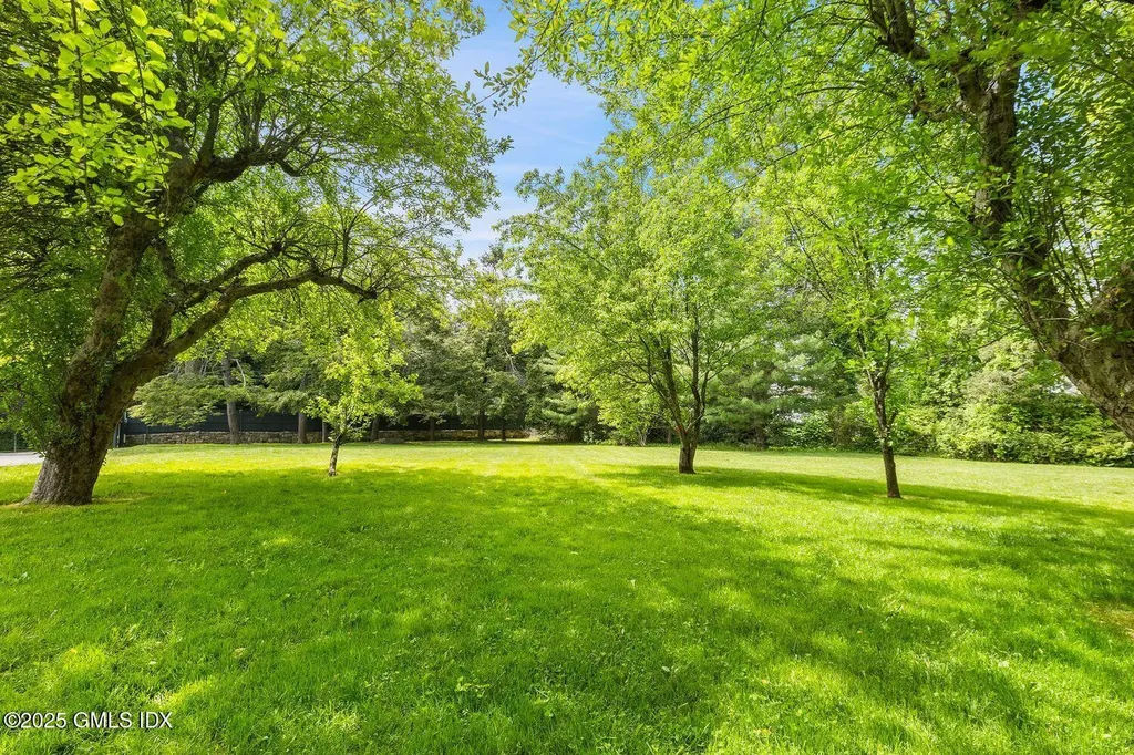 331 Round Hill Road Greenwich CT 06831