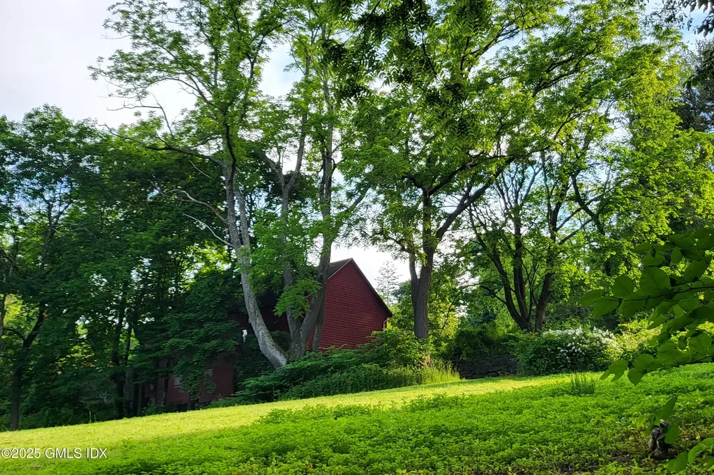 331 Round Hill Road Greenwich CT 06831