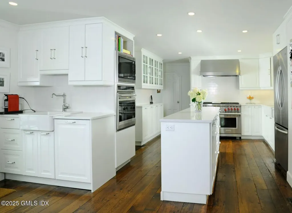 331 Round Hill Road Greenwich CT 06831