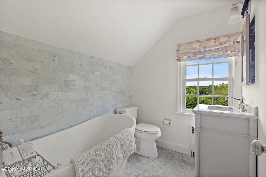 331 Round Hill Road Greenwich CT 06831