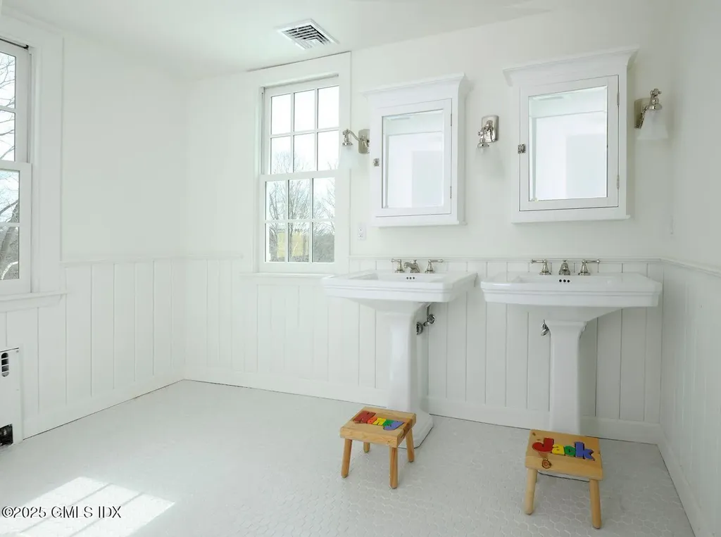 331 Round Hill Road Greenwich CT 06831