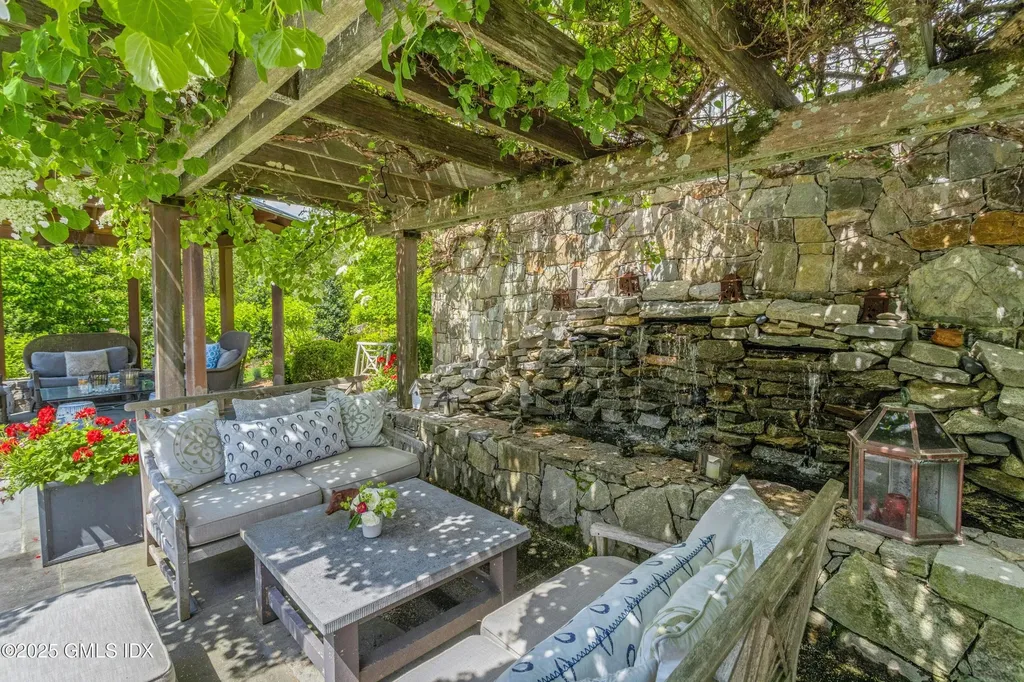 30 Buckfield Lane Greenwich CT 06831