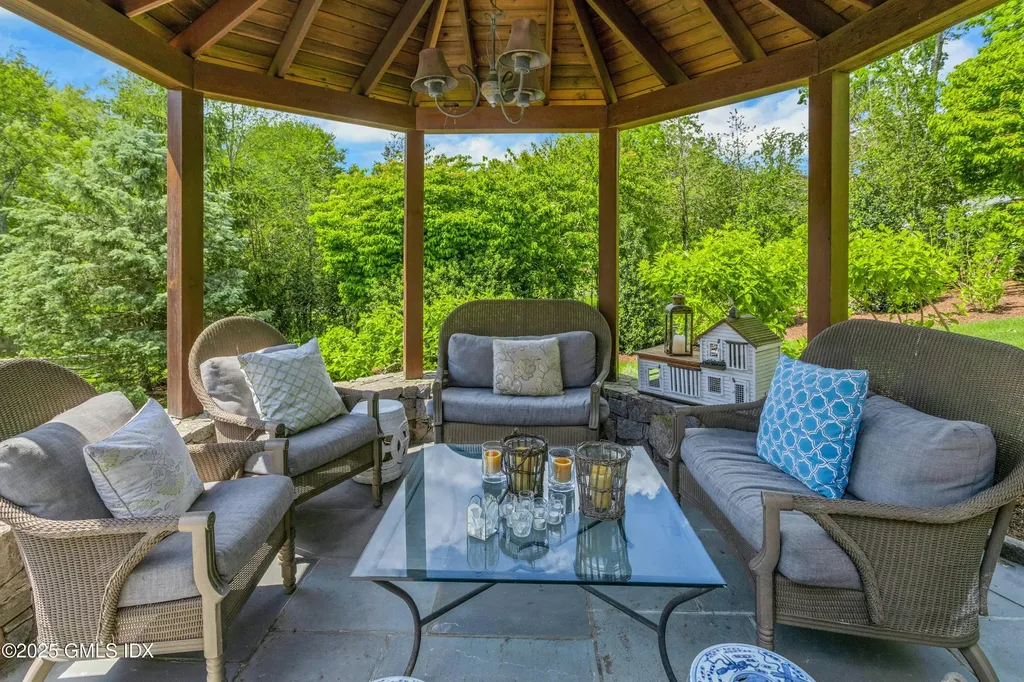 30 Buckfield Lane Greenwich CT 06831