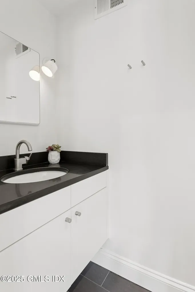25 Indian Harbor Drive Greenwich CT 06830